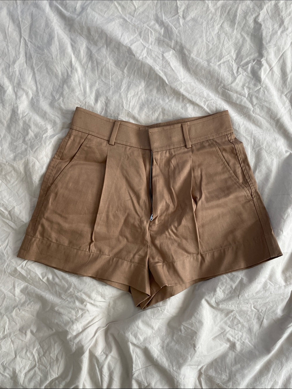 Everlane High-Waist Pleated Shorts in Tan